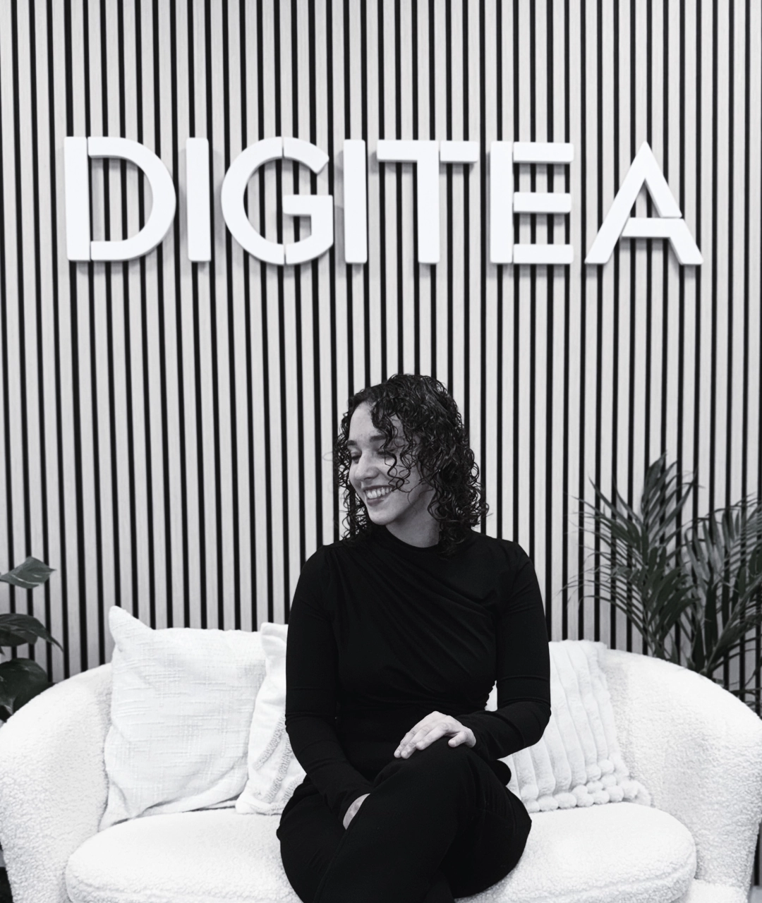 - DIGITEA Agence de communication Forbach salariee webdesign et graphisme